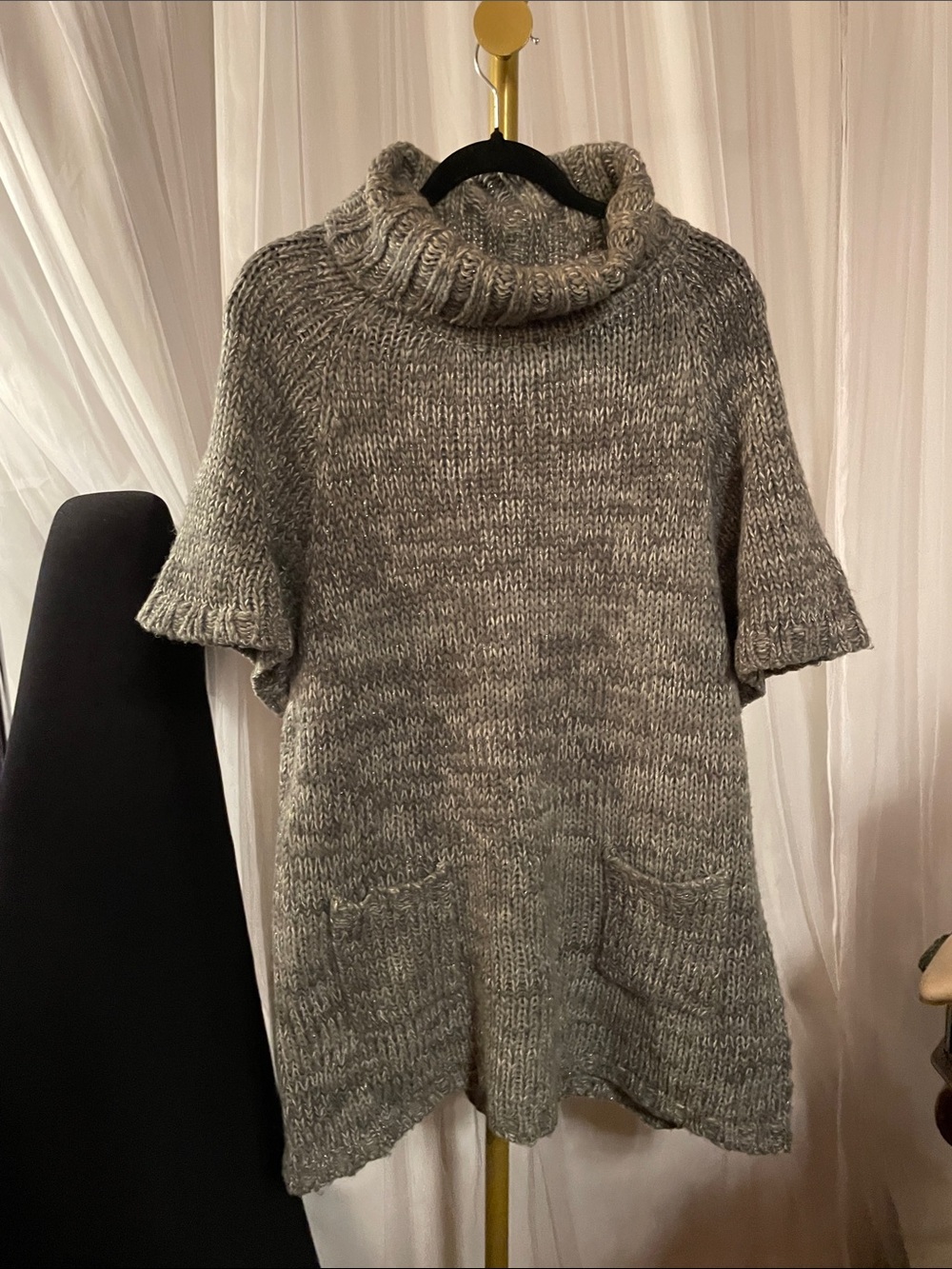 Short-Sleeve Gray Turtleneck Pocket Sweater